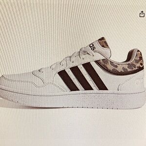 Women’s  Adidas Hoops 3.0  size 7.5 like new